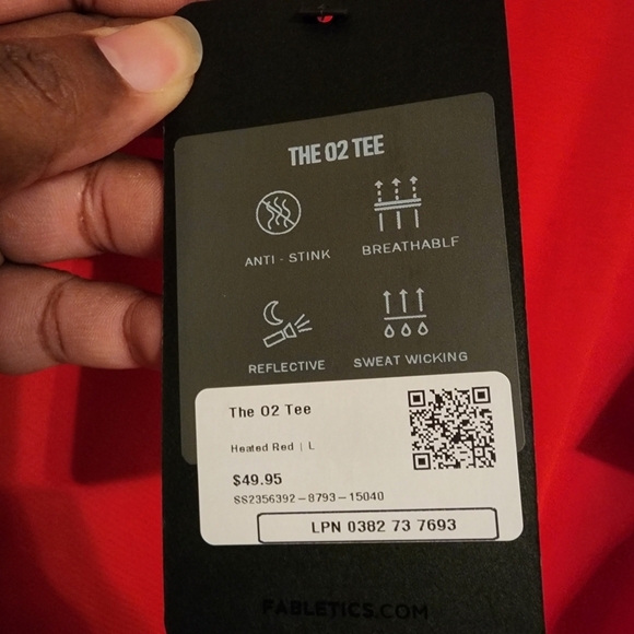 Fabletics Mens The O2 Tee Short Sleeve Heated Red Size L NWT - Picture 3 of 8